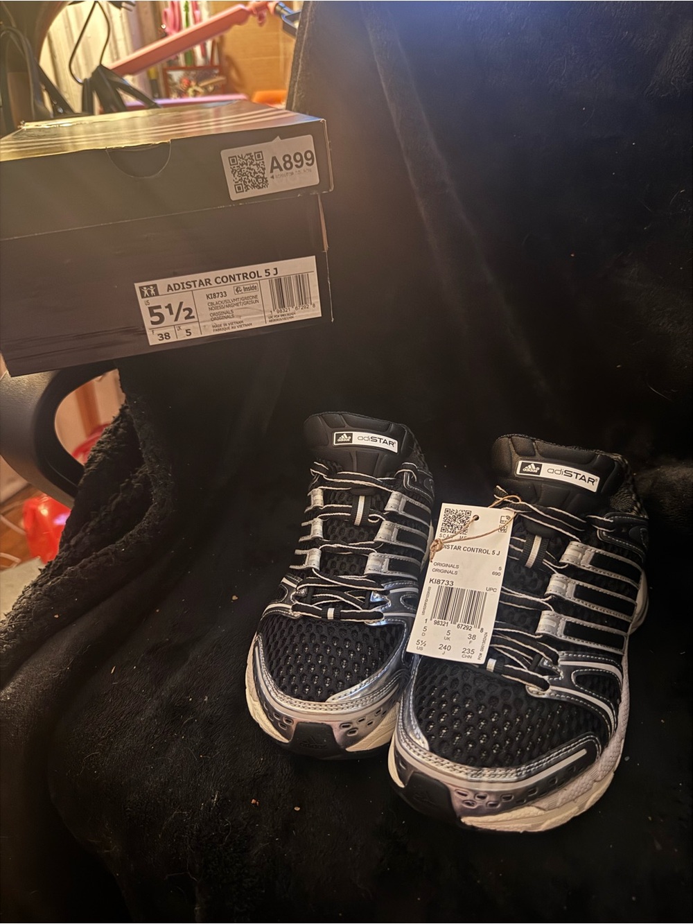 NWT auth adidas 5.5M  7W Adistar Control 5 J Runningshoe Black/White: silver